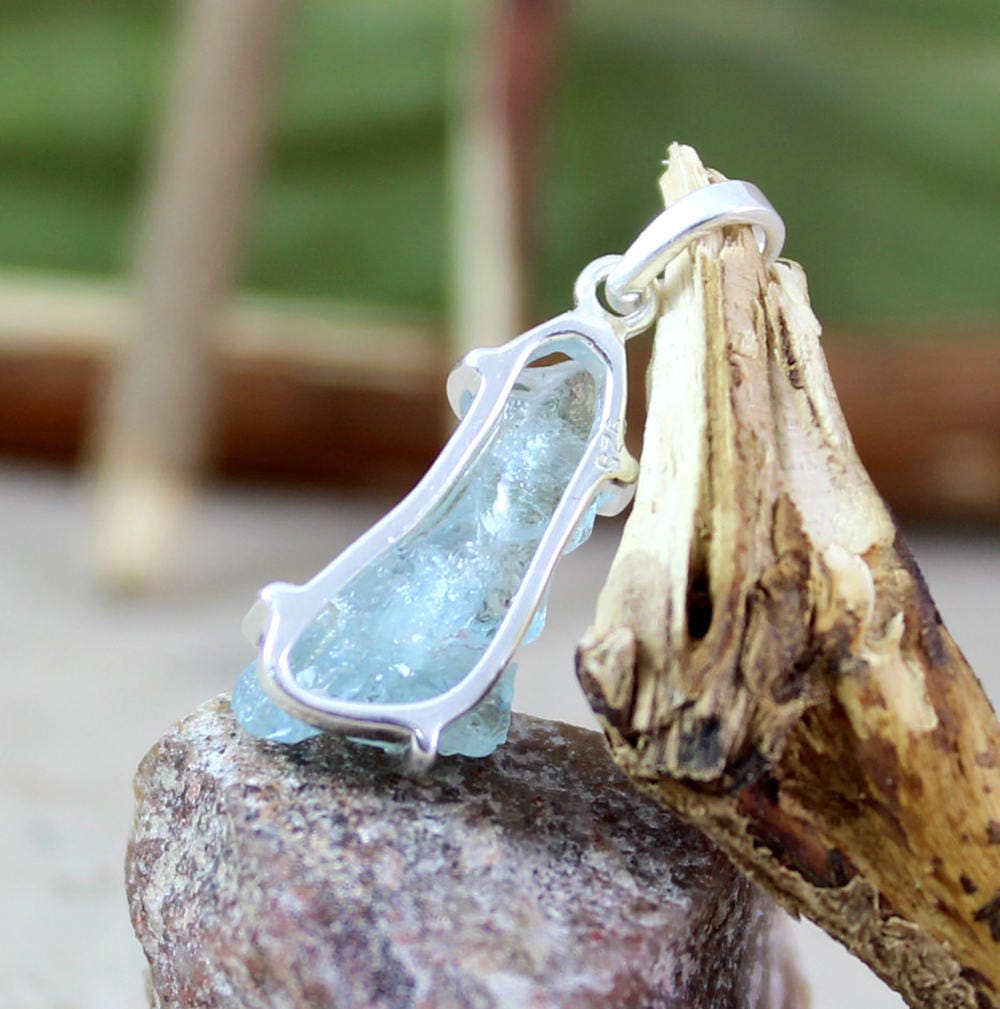 Aquamarine Rough Pendant, rough gemstone Pendant, Prong Setting Pendant, 925 Sterling Silver Pendant, Handmade Pendant Jewelry, Girl Pendant