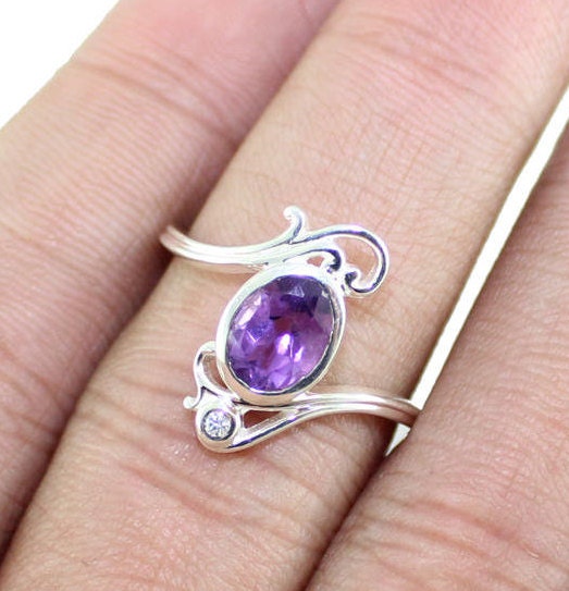 Amethyst Ring,Purple Gemstone Ring,Handmade Sterling Silver Ring,925 Silver Gemstone Jewelry,for Daughter,Birthstone Ring,Engagement Ring